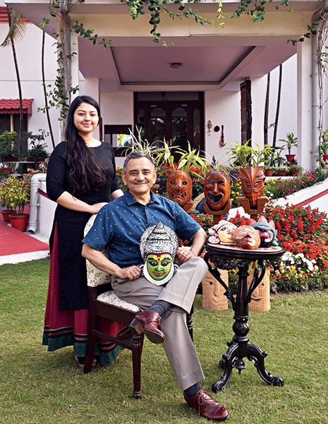 CDS Anil Chauhan With his Daughter